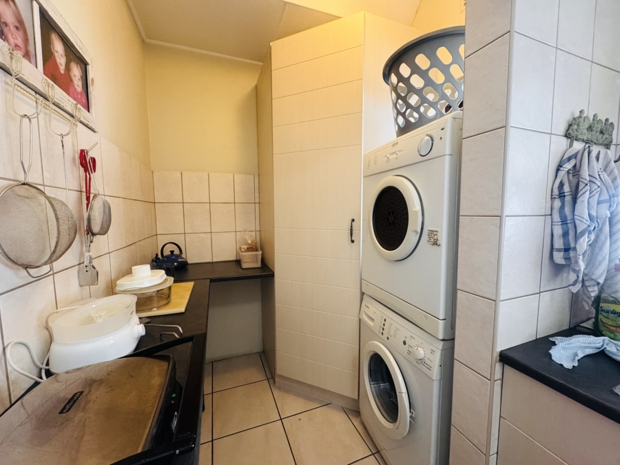 To Let 4 Bedroom Property for Rent in Goedehoop Western Cape
